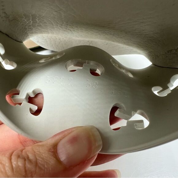 Gucci Offwhite Rubber GG Slides Size 38 Size 8 - Picture 8 of 8